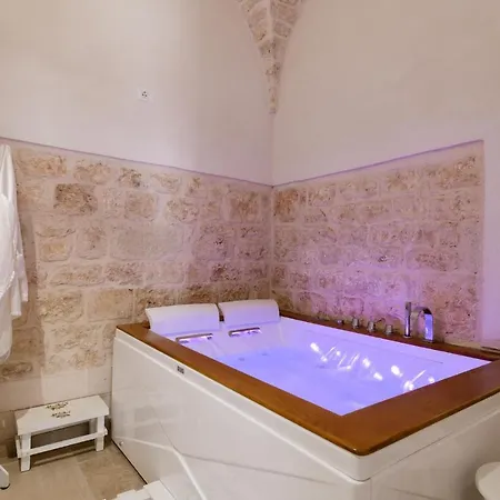Stairway With Jacuzzi By Wonderful Italy Apartamento Ostuni Exterior foto