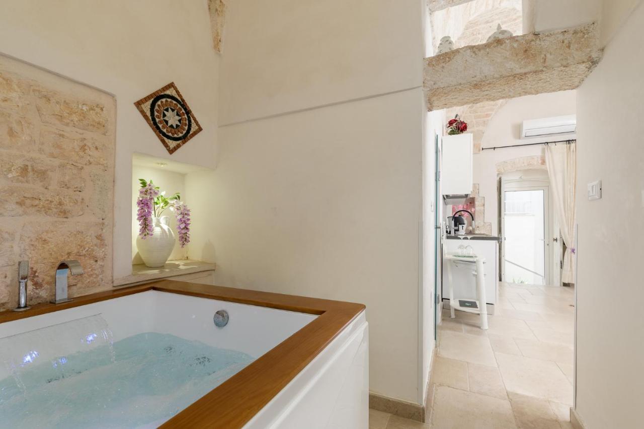 Stairway With Jacuzzi By Wonderful Italy Apartment *